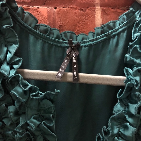 Emerald Green Mid-length Dress - Picture 2 of 4